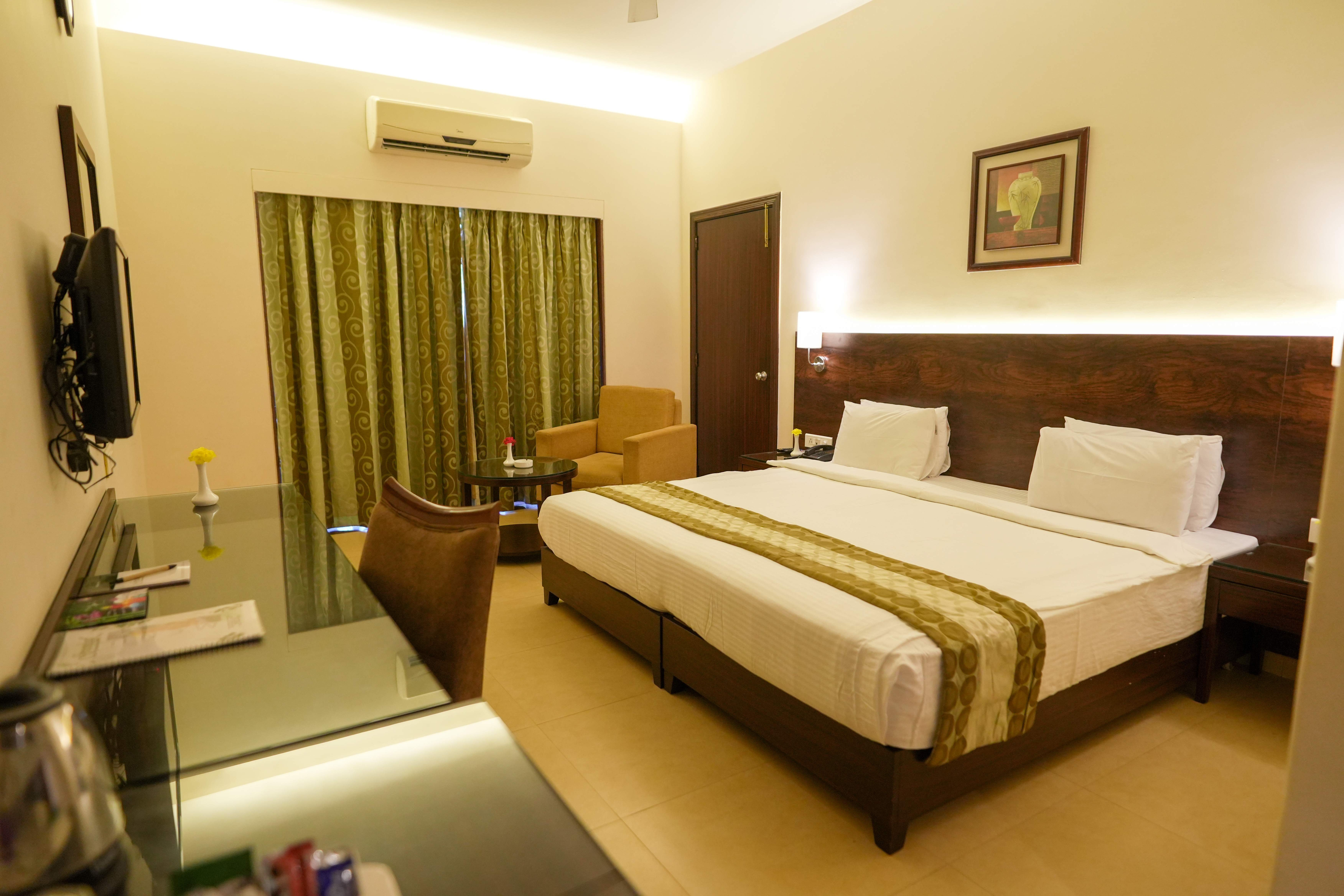 Hotel Rooms in Ganpatipule